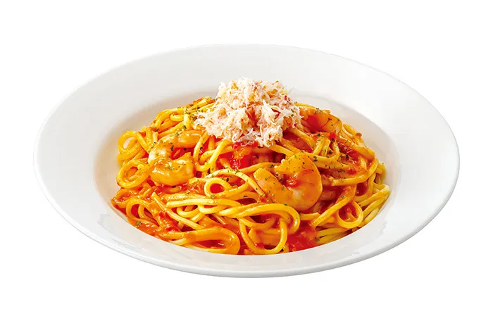紅ずわい蟹と海老の贅沢トマトクリームパスタ
