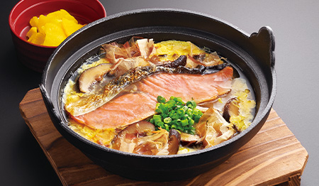 焼き鮭と椎茸の鰹節香る雑炊